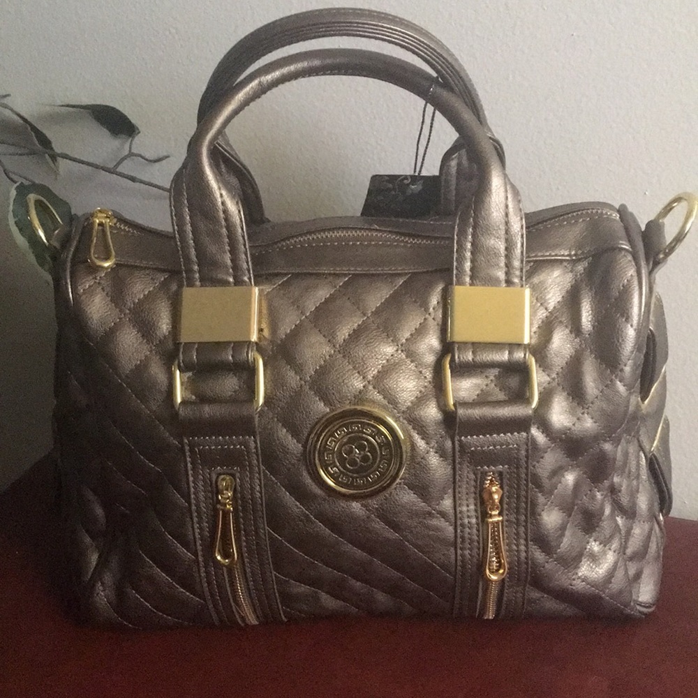 Handbags - Picture 2 of 3